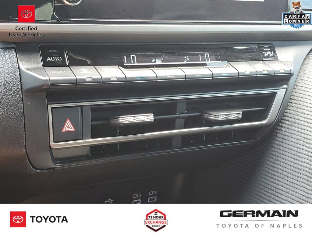 Used 2025 Toyota Camry SE w/ Convenience Package FWD image 32