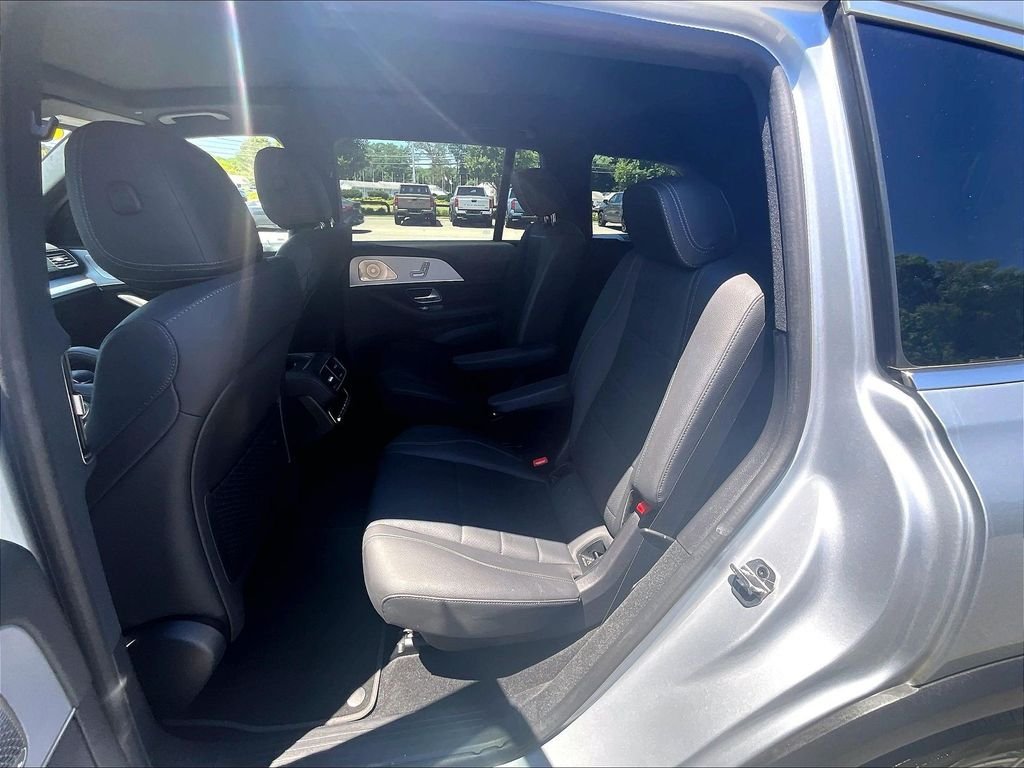 Used 2025 Mercedes-Benz GLS 450 4MATIC image 15