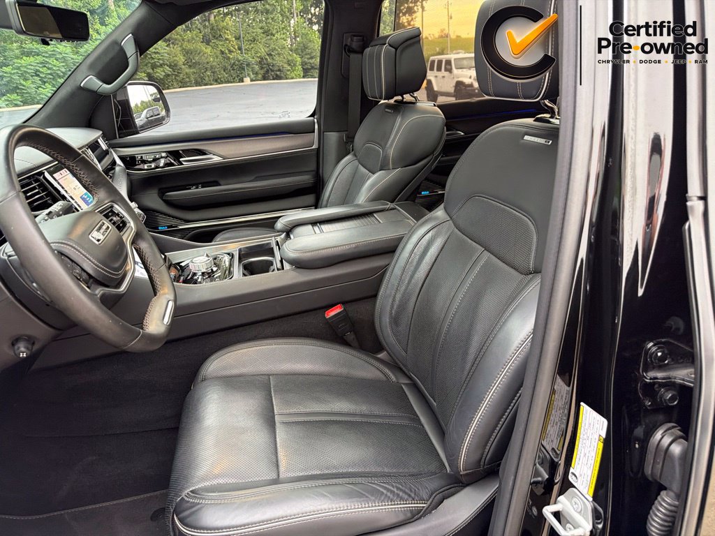 Used 2023 Jeep Grand Wagoneer Series II AWD/4WD image 55