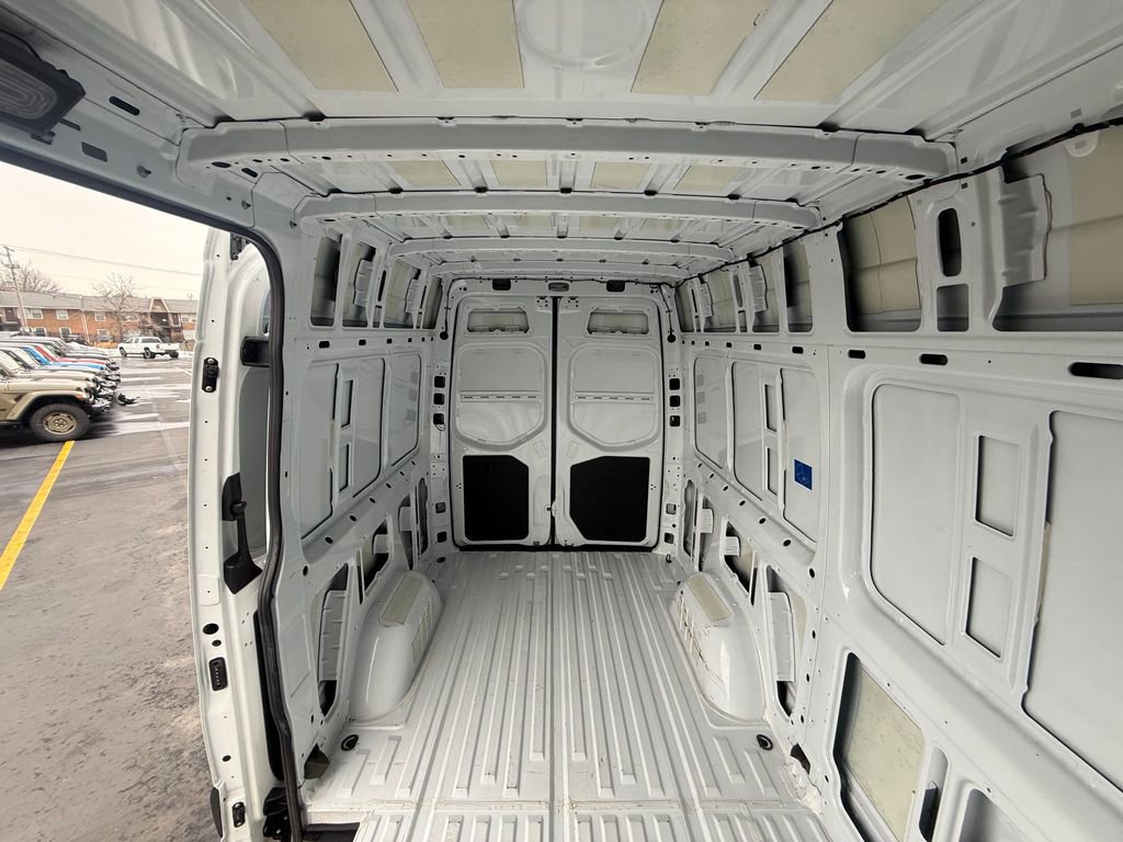 Used 2024 Mercedes-Benz Sprinter 2500 w/ Acoustic Package image 23