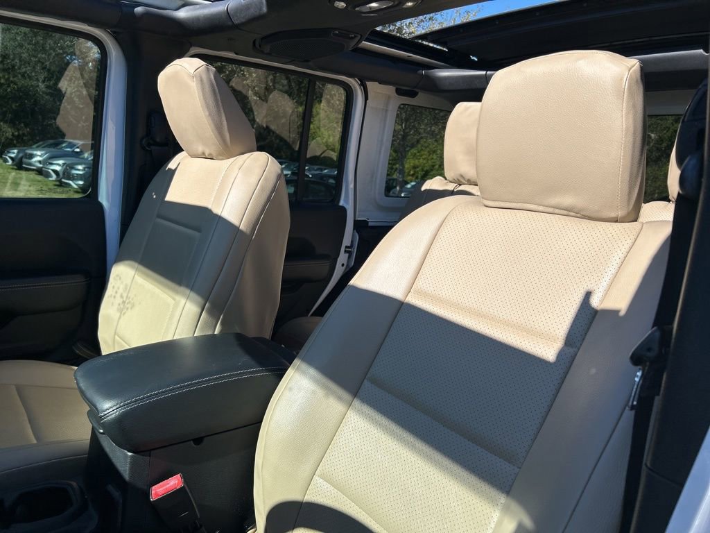 Used 2019 Jeep Wrangler Unlimited Sahara w/ Safety Group image 19