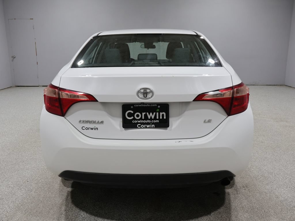 Used 2018 Toyota Corolla LE FWD image 3