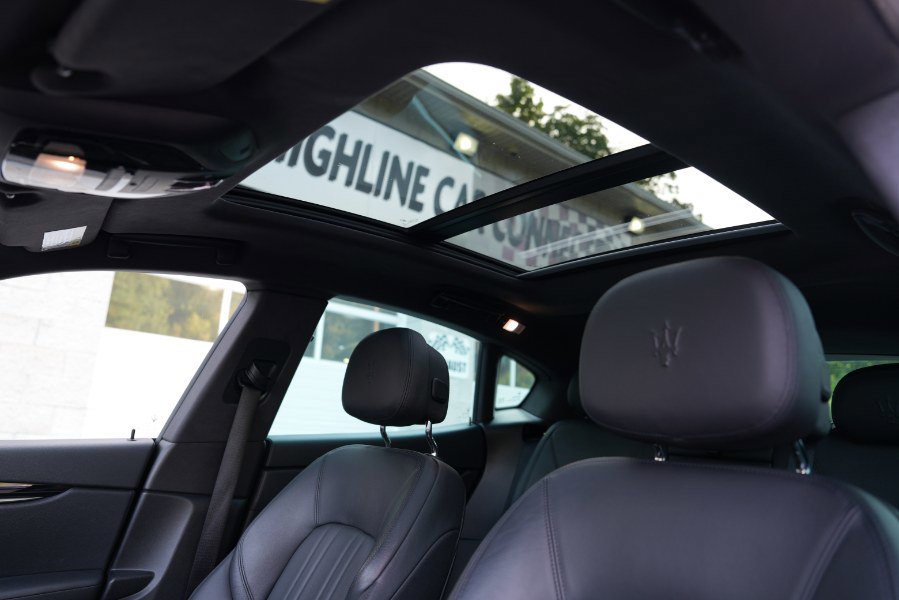 Used 2023 Maserati Levante Modena image 7