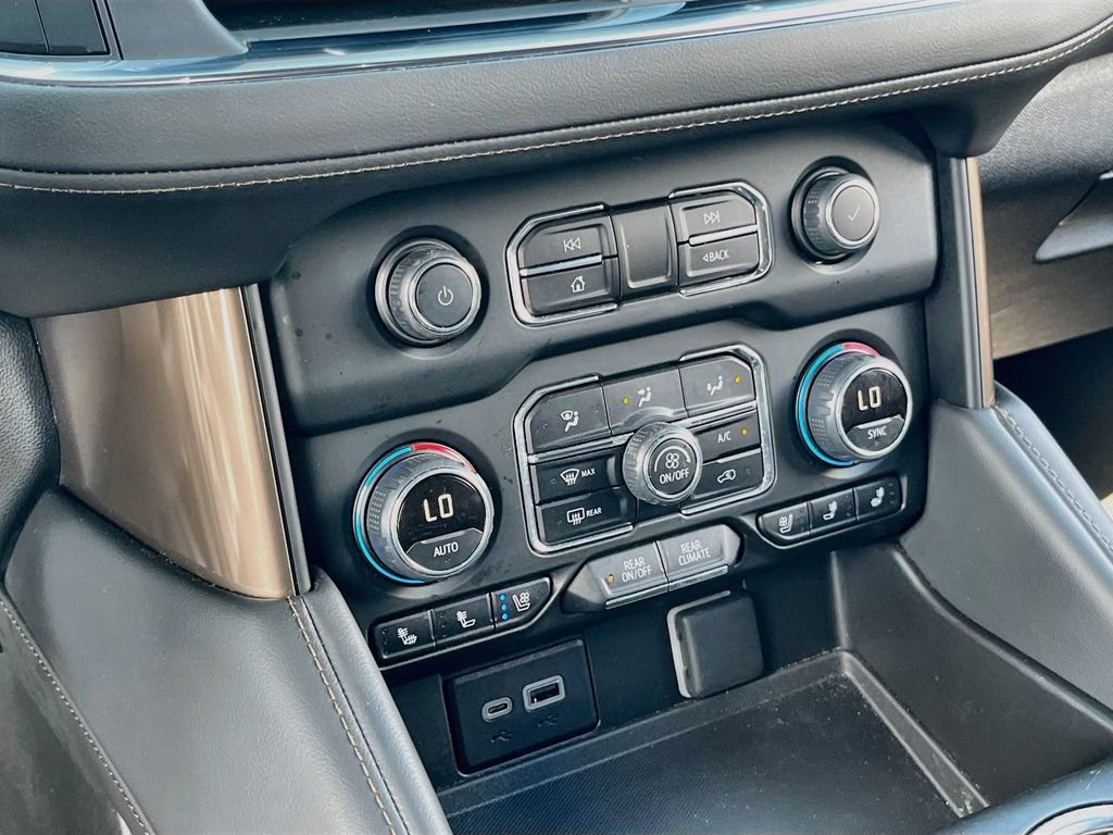 Used 2024 Chevrolet Tahoe High Country AWD/4WD image 15