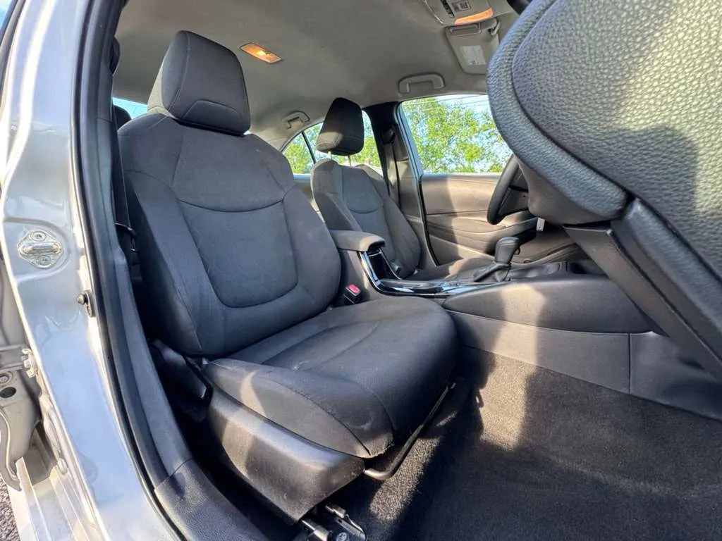 Used 2022 Toyota Corolla LE FWD image 11