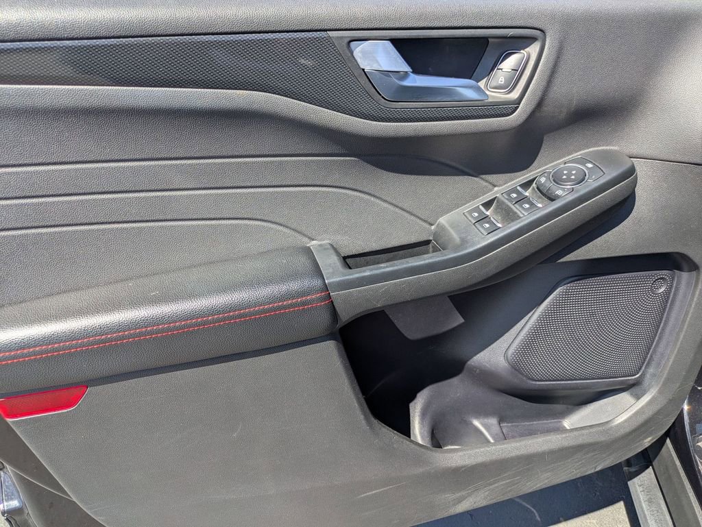 Used 2024 Ford Escape ST-Line image 15