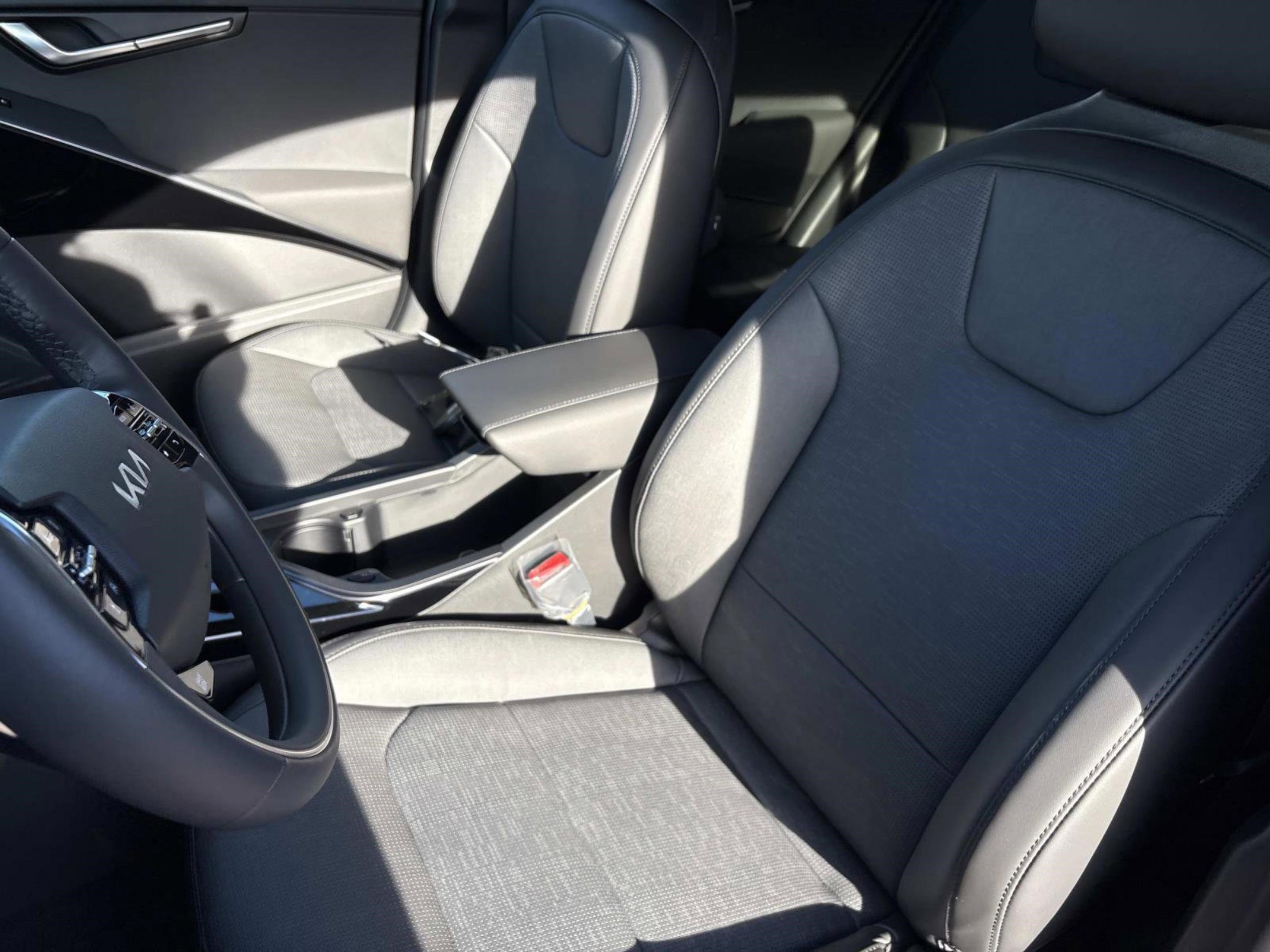 New 2026 Kia Niro SX image 23