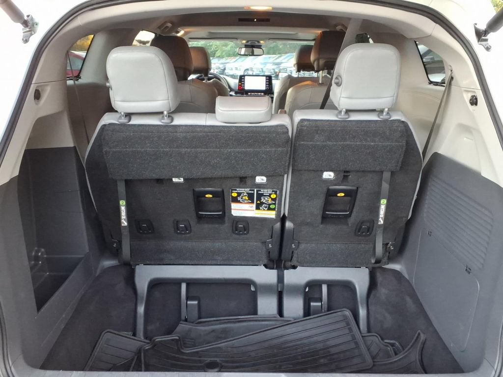 Used 2024 Toyota Sienna Limited AWD/4WD image 20