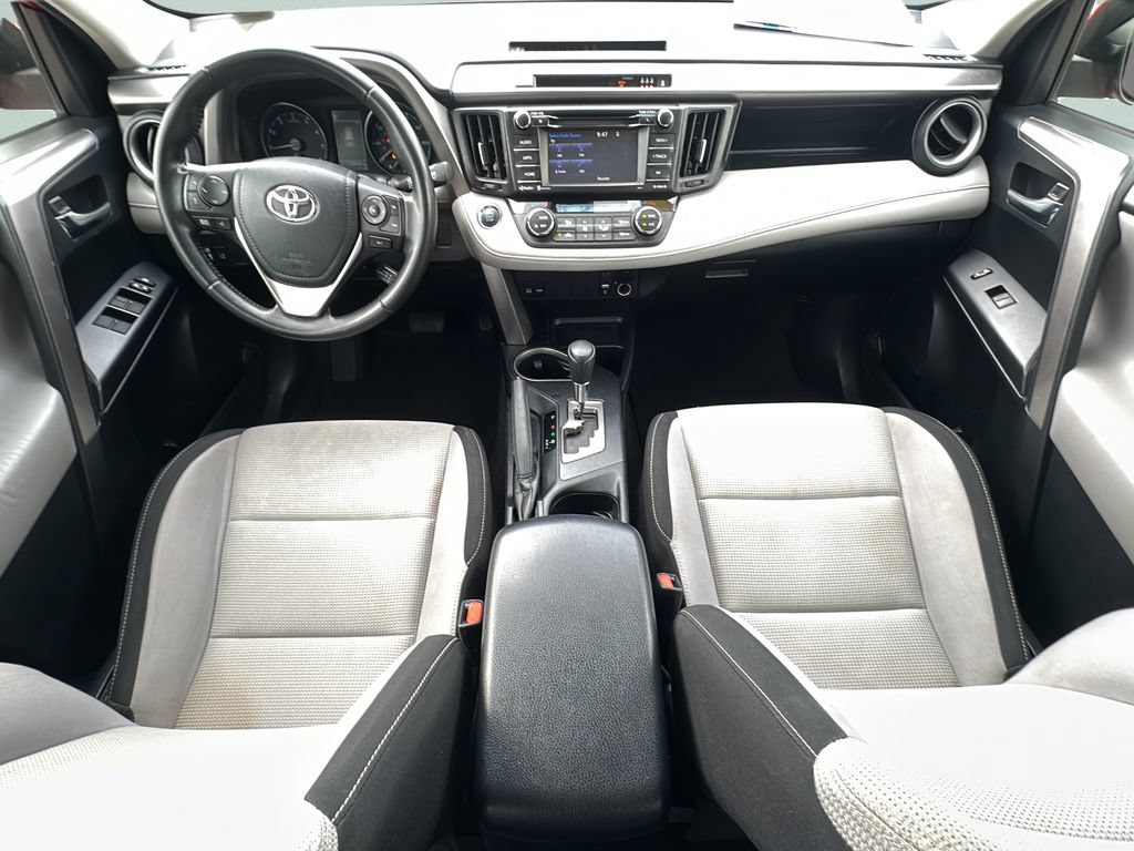 Used 2017 Toyota RAV4 XLE FWD image 11