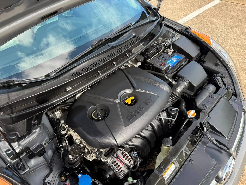 Used 2013 Hyundai Elantra GLS w/ Preferred Pkg FWD image 28