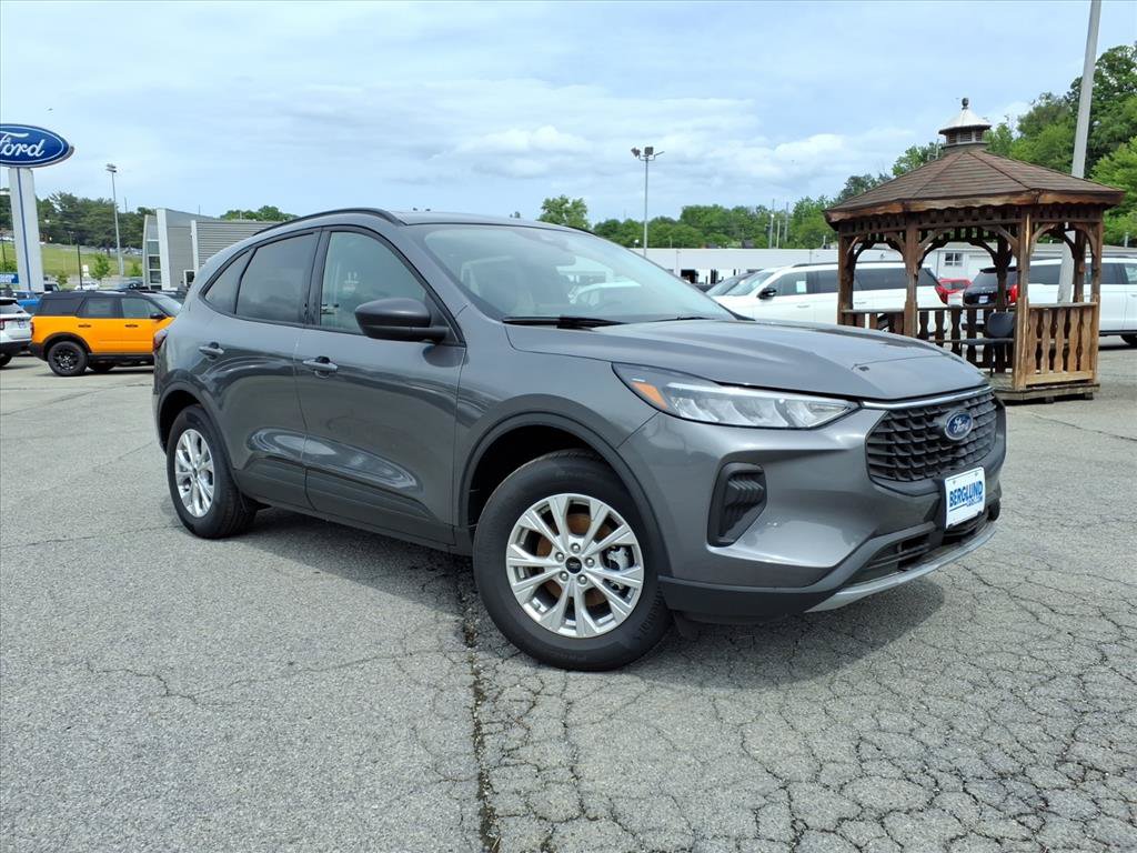 New 2026 Ford Escape Active w/ Active Premium Tech Pack AWD/4WD image 1