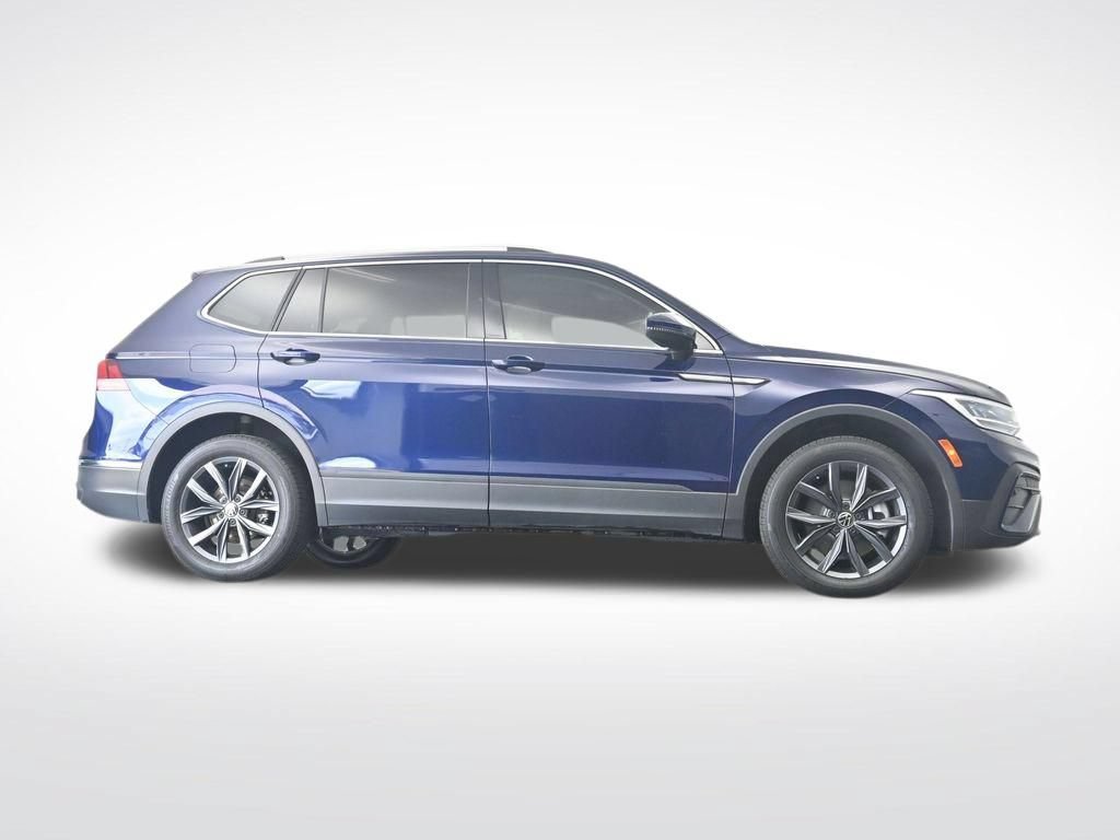 Used 2023 Volkswagen Tiguan SE w/ Panoramic Sunroof Package FWD image 33