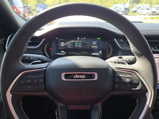 Used 2024 Jeep Grand Cherokee Limited 4xe AWD/4WD image 32