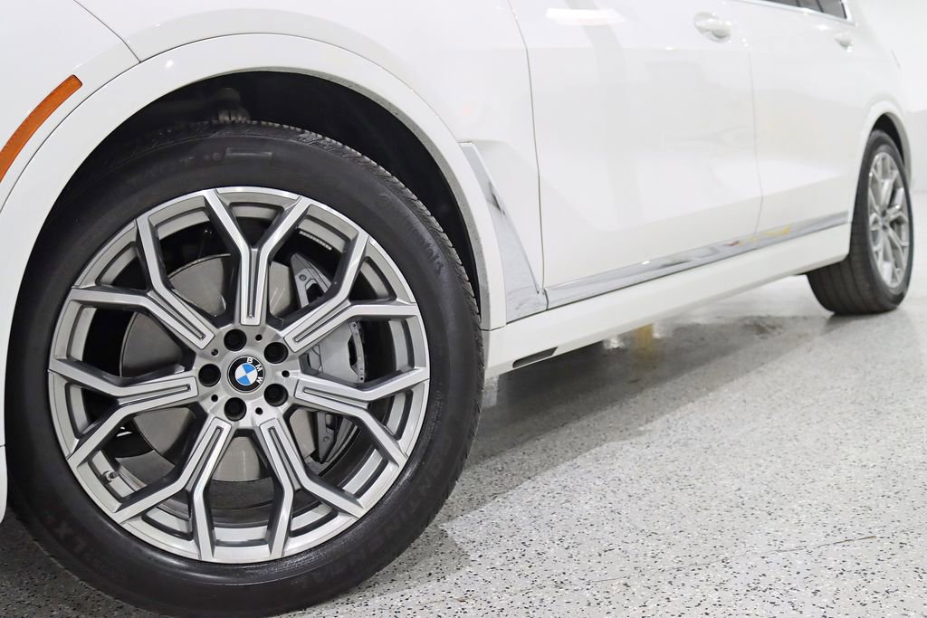 Used 2024 BMW X7 xDrive40i image 4
