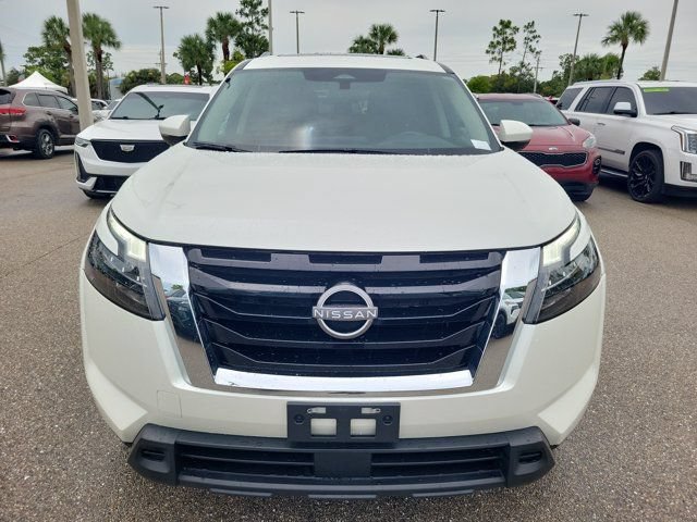 Certified 2023 Nissan Pathfinder SV w/ SV Premium Package AWD/4WD image 7