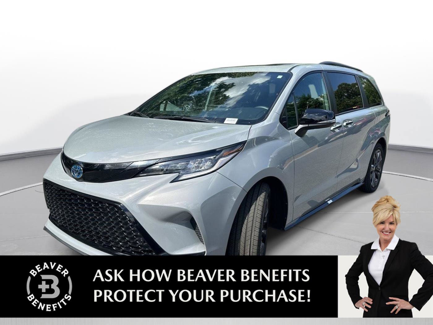 Used 2025 Toyota Sienna XSE FWD video 1