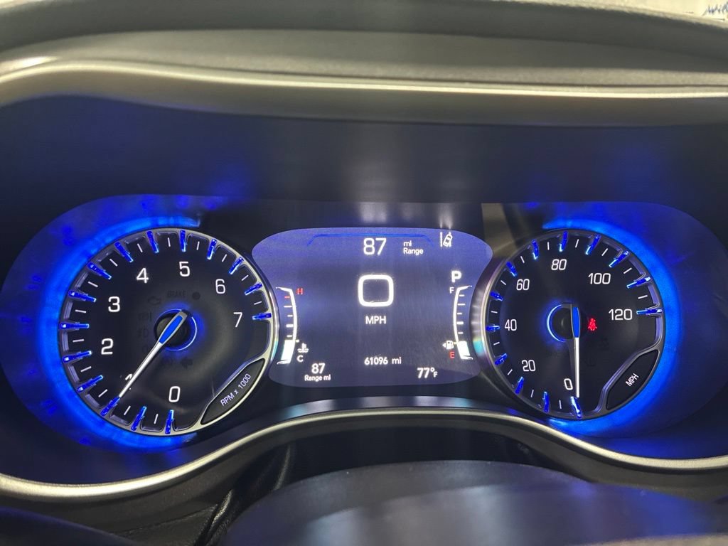 Used 2023 Chrysler Pacifica Touring-L FWD image 22