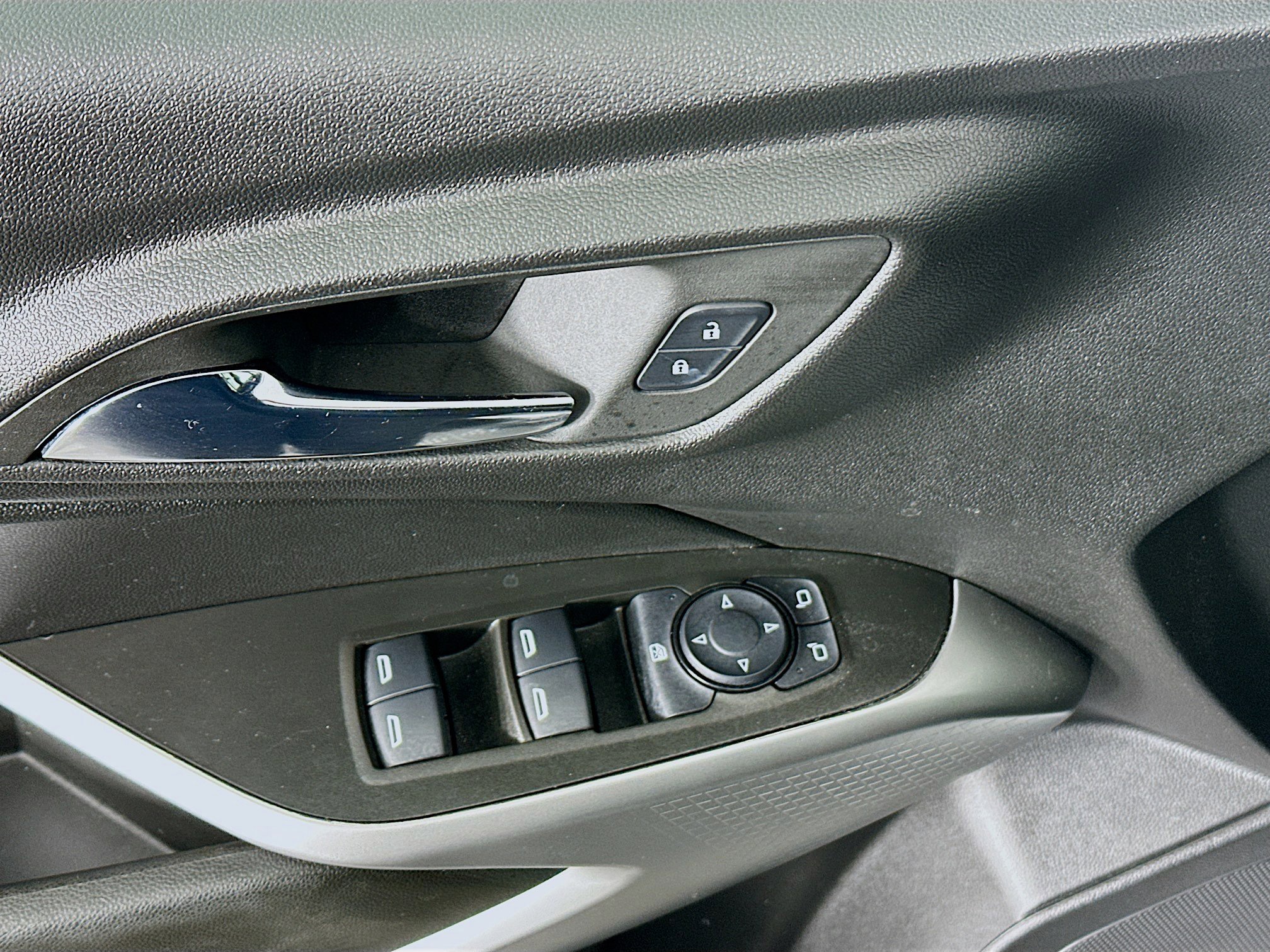 Used 2024 Chevrolet Trax RS image 15