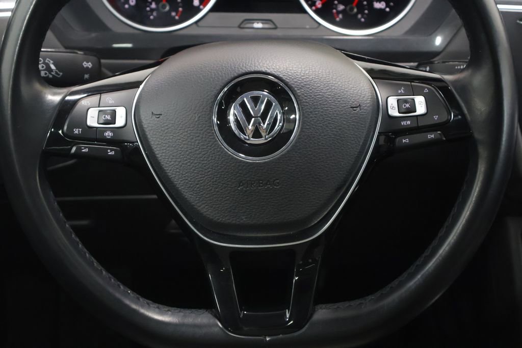 Used 2019 Volkswagen Tiguan SE w/ Panoramic Sunroof Package image 17
