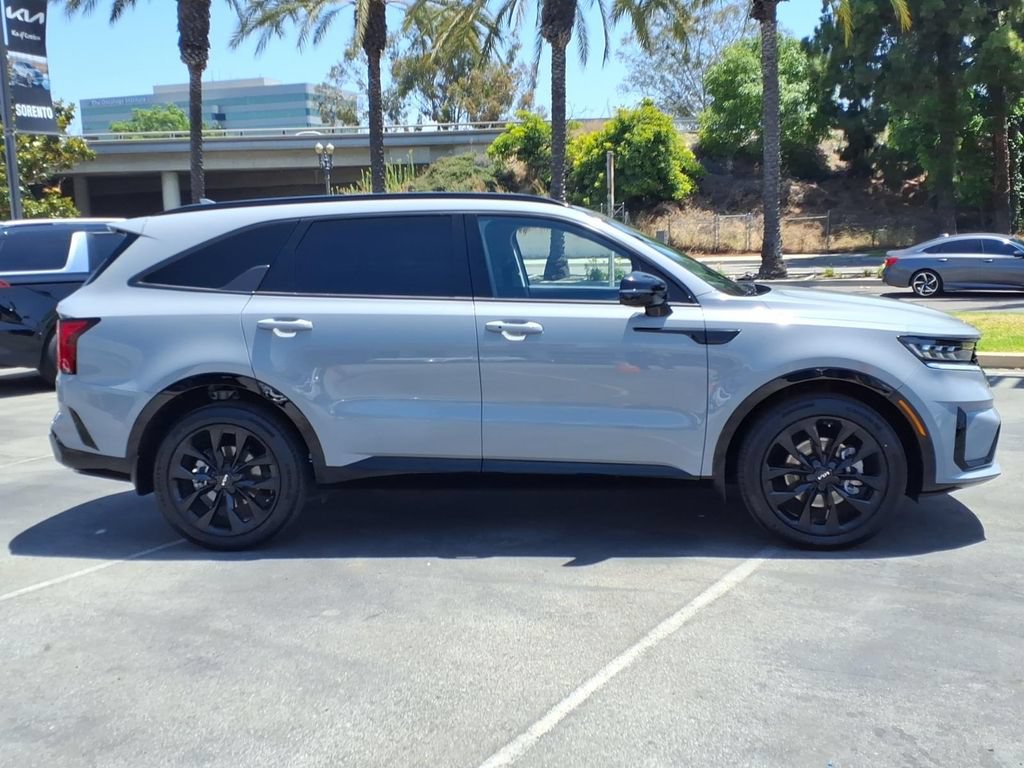 Certified 2023 Kia Sorento SX FWD image 4