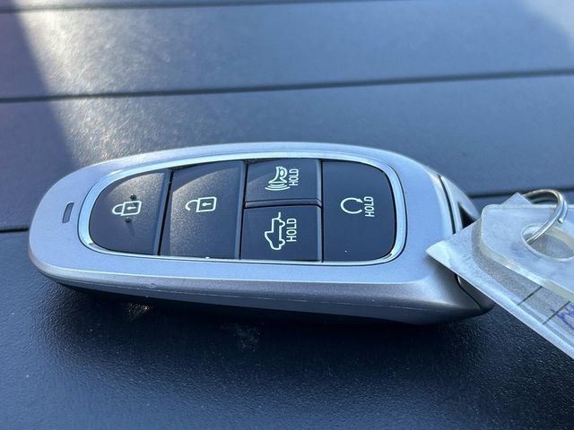 Used 2022 Hyundai Santa Cruz Limited image 4