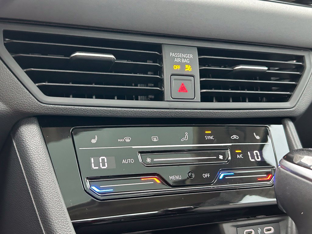 Certified 2026 Volkswagen Jetta SE FWD image 32