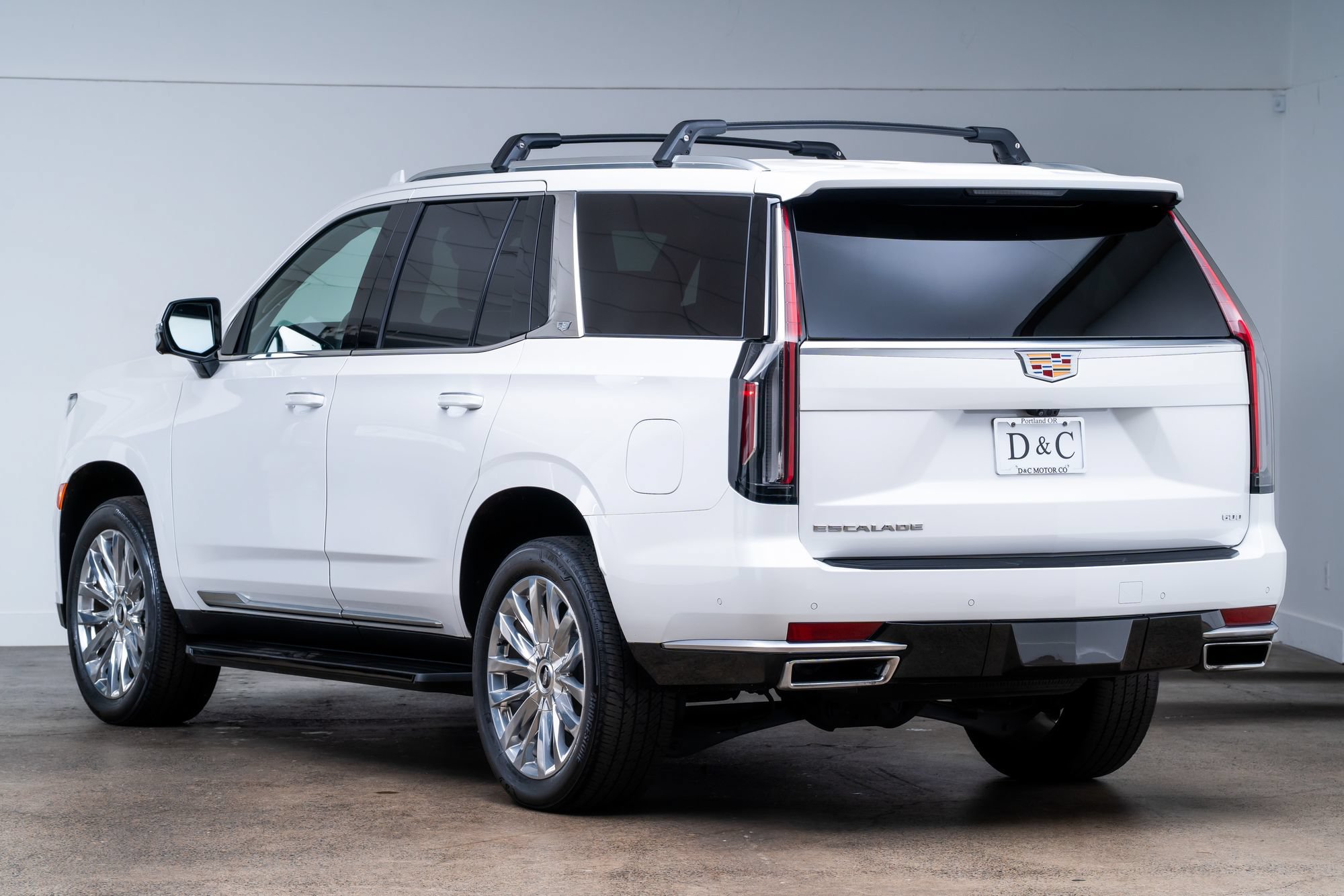 Used 2024 Cadillac Escalade Premium Luxury AWD/4WD image 5