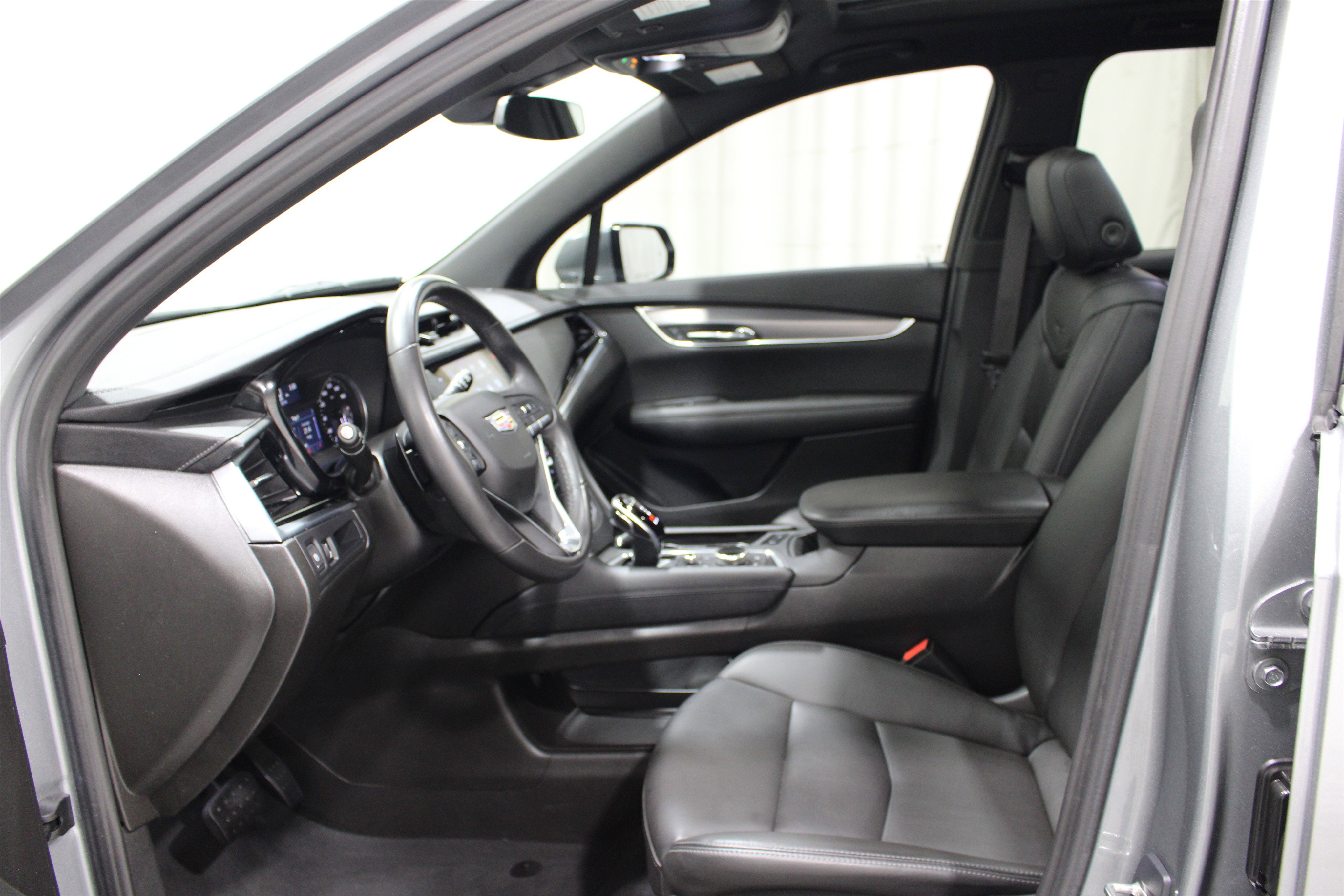 Certified 2024 Cadillac XT6 Luxury image 3