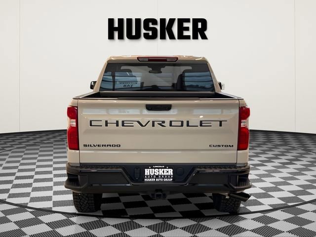 Used 2026 Chevrolet Silverado 1500 Custom Trail Boss w/ Dark Appearance Package AWD/4WD image 8