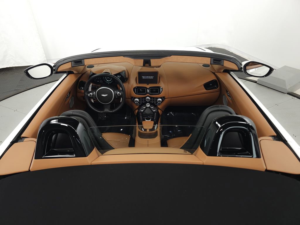 Used 2021 Aston Martin V8 Vantage Roadster RWD image 28
