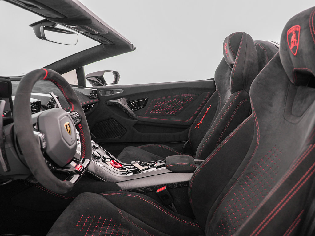 Used 2018 Lamborghini Huracan Performante AWD/4WD image 15