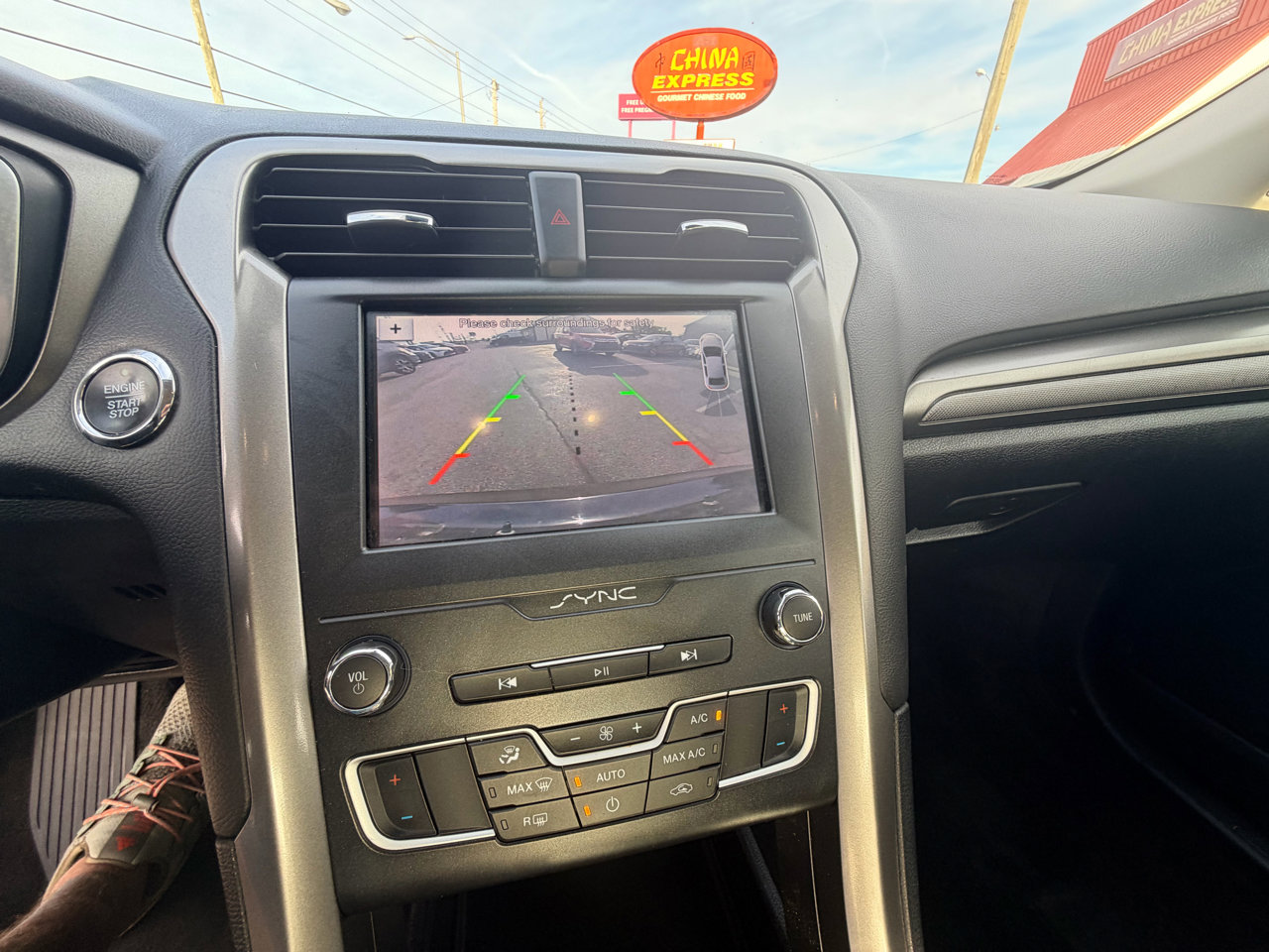 Used 2019 Ford Fusion SE image 19