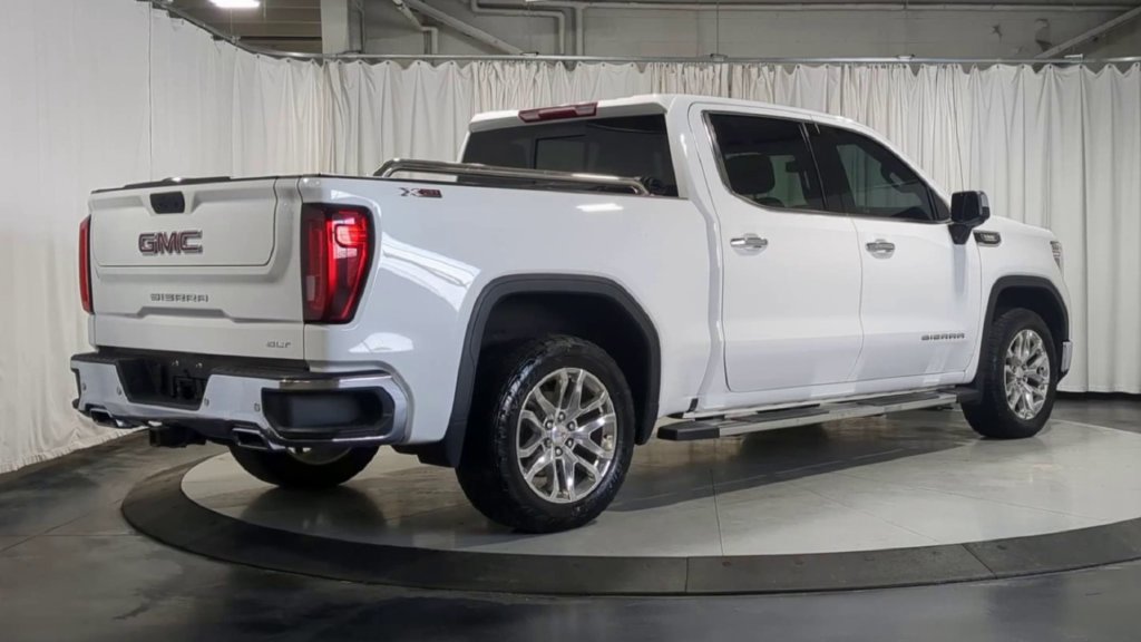 Used 2021 GMC Sierra 1500 SLT w/ SLT Premium Plus Package AWD/4WD image 10
