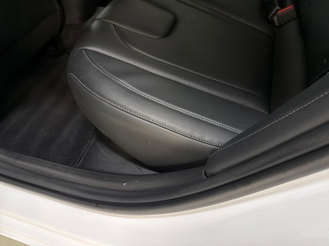 Used 2024 Hyundai Elantra Limited image 22