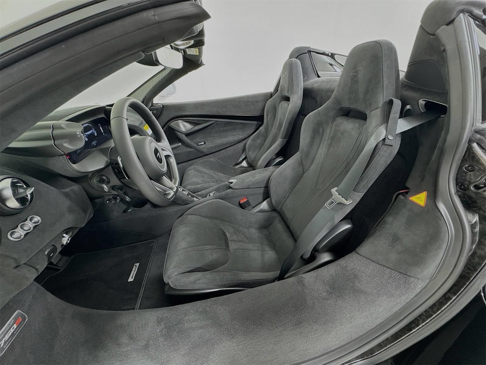 Used 2024 McLaren 750S Spider RWD image 9