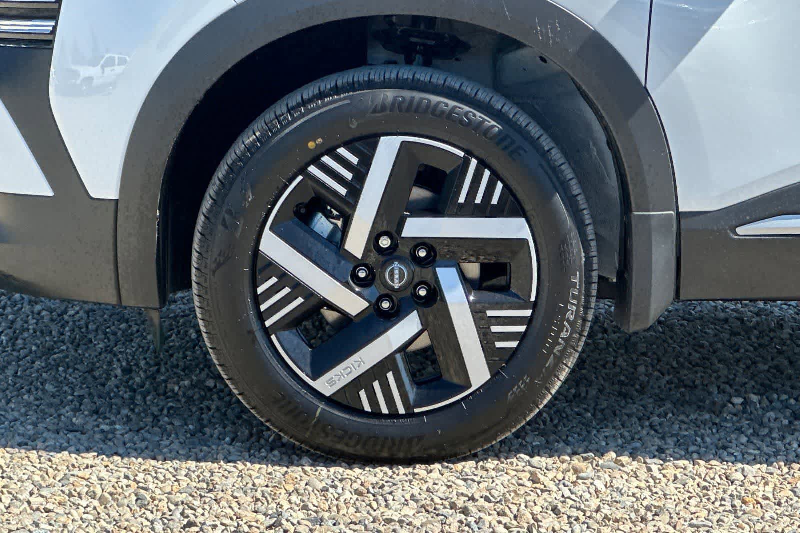 New 2026 Nissan Kicks SV image 30