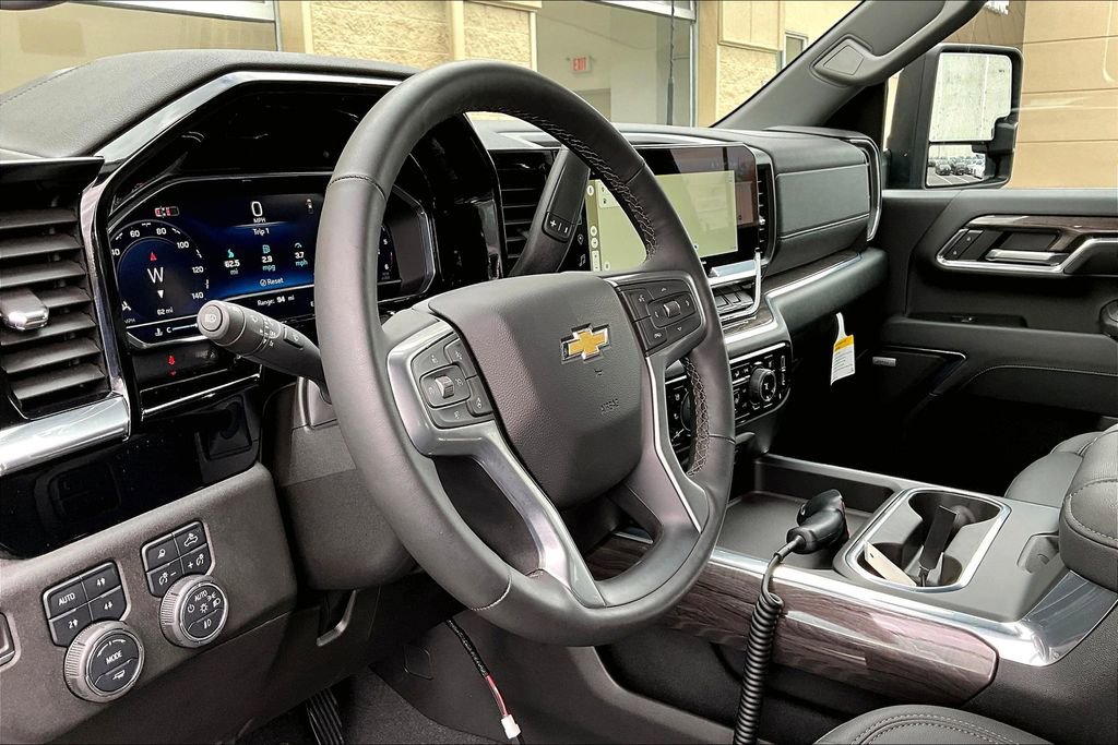 Used 2024 Chevrolet Silverado 2500 LTZ w/ LTZ Convenience Package image 12