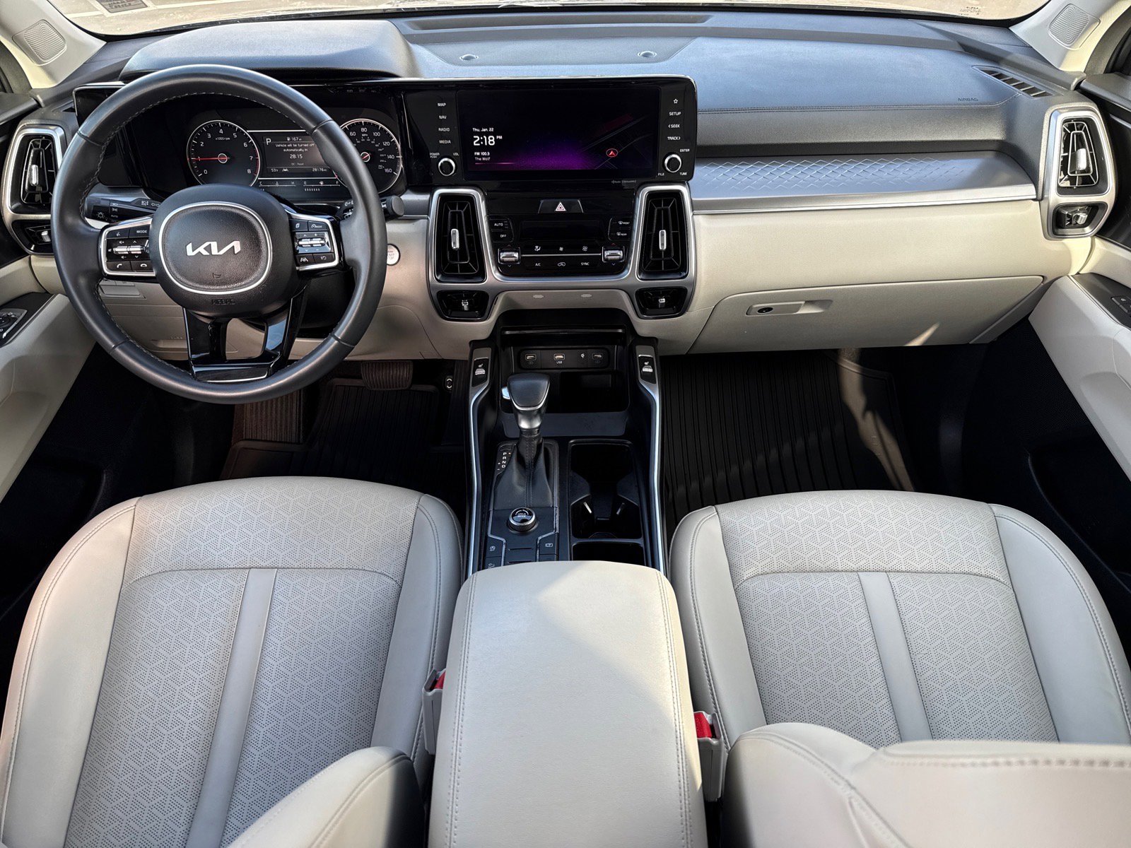 Used 2023 Kia Sorento S w/ Panoramic Sunroof Package image 12