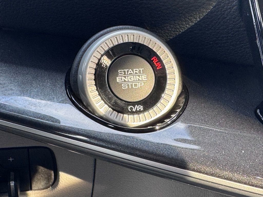 Used 2023 Jeep Wagoneer 4WD w/ Premium Group I image 6