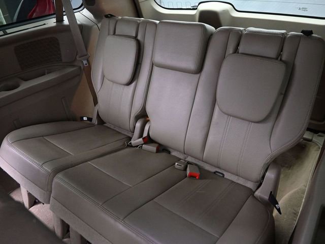 Used 2014 Chrysler Town & Country Touring-L w/ Driver Convenience Group image 14
