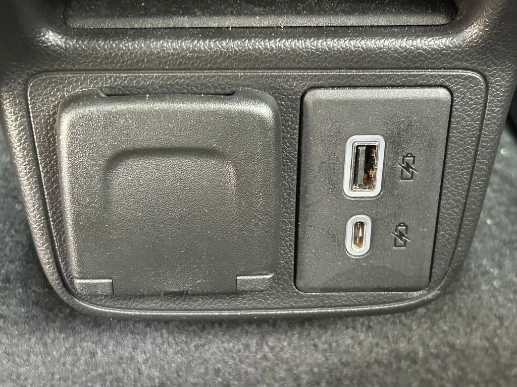 Used 2020 Buick Encore GX Essence w/ Advanced Technology Package image 21