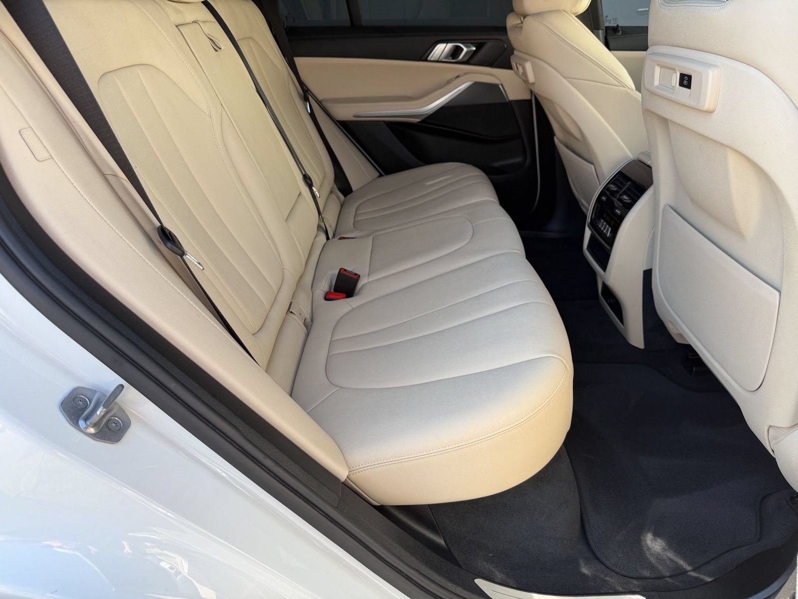 Used 2022 BMW X5 sDrive40i w/ Premium Package RWD image 30