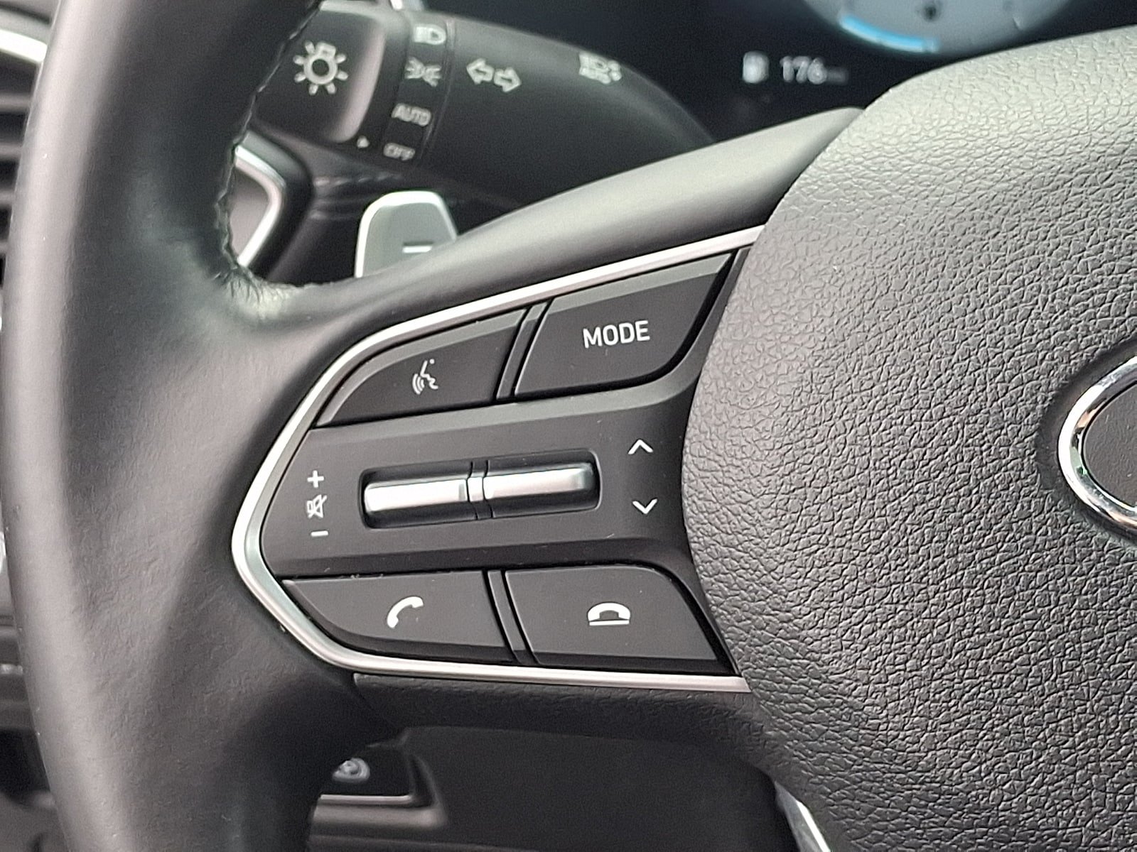 Certified 2023 Hyundai Santa Fe SEL w/ Premium Package AWD/4WD image 23