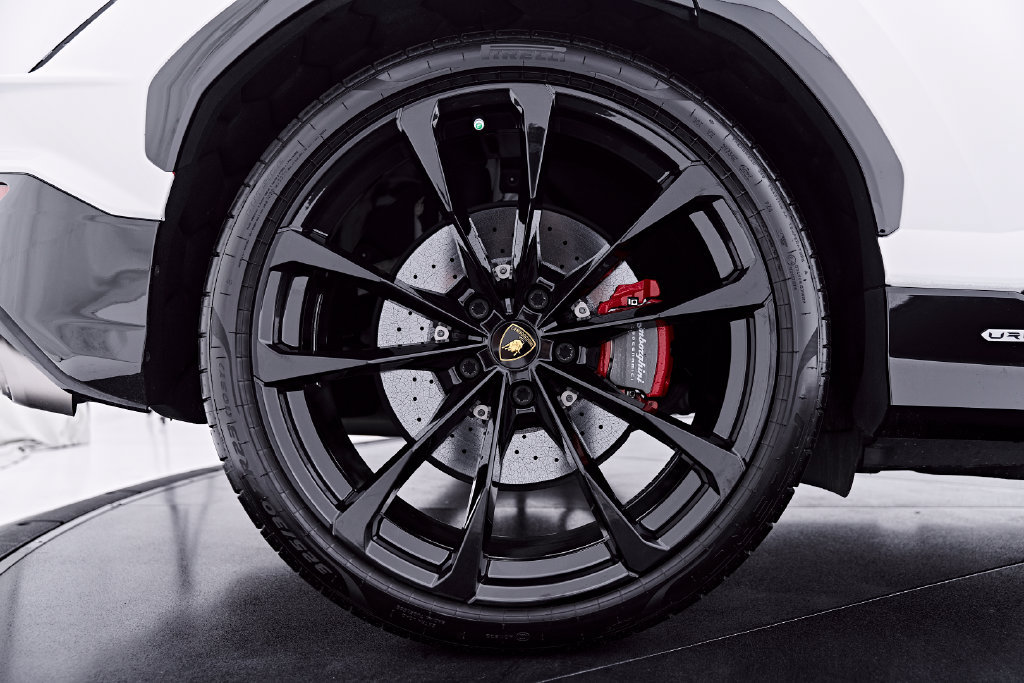 Used 2023 Lamborghini Urus S AWD/4WD image 28
