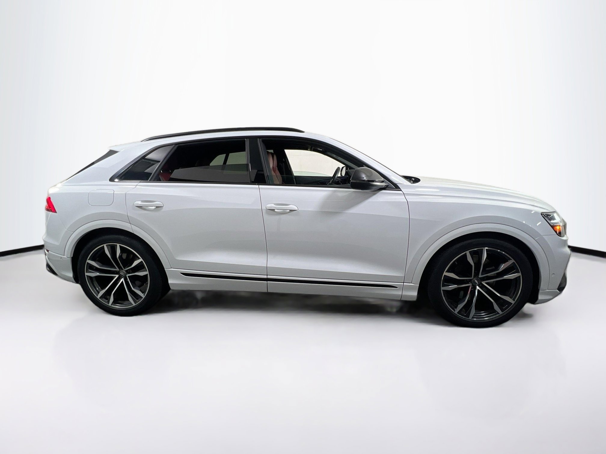 Used 2021 Audi SQ8 Premium Plus w/ Driver Assistance Package image 4
