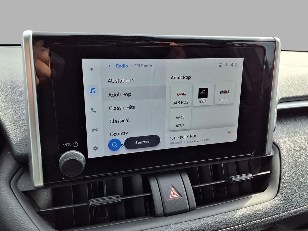 Used 2024 Toyota RAV4 XLE FWD image 5