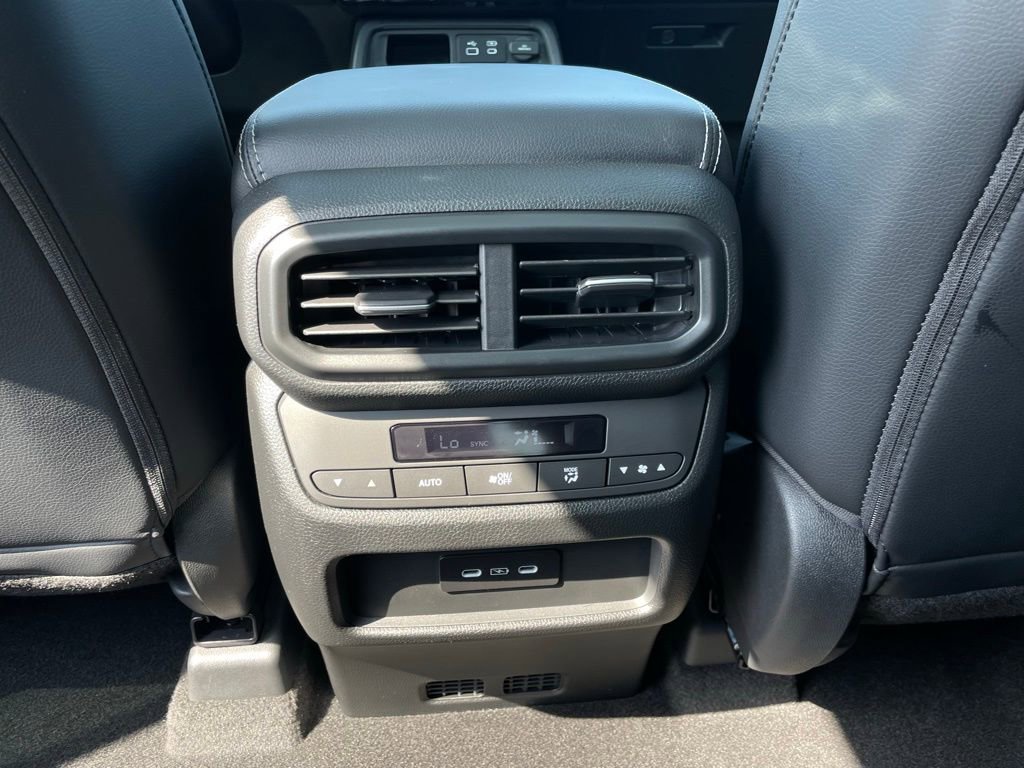 Certified 2025 Honda Pilot Touring image 34