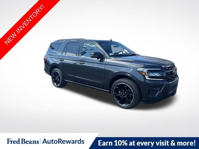 Used 2023 Ford Expedition Limited image 1
