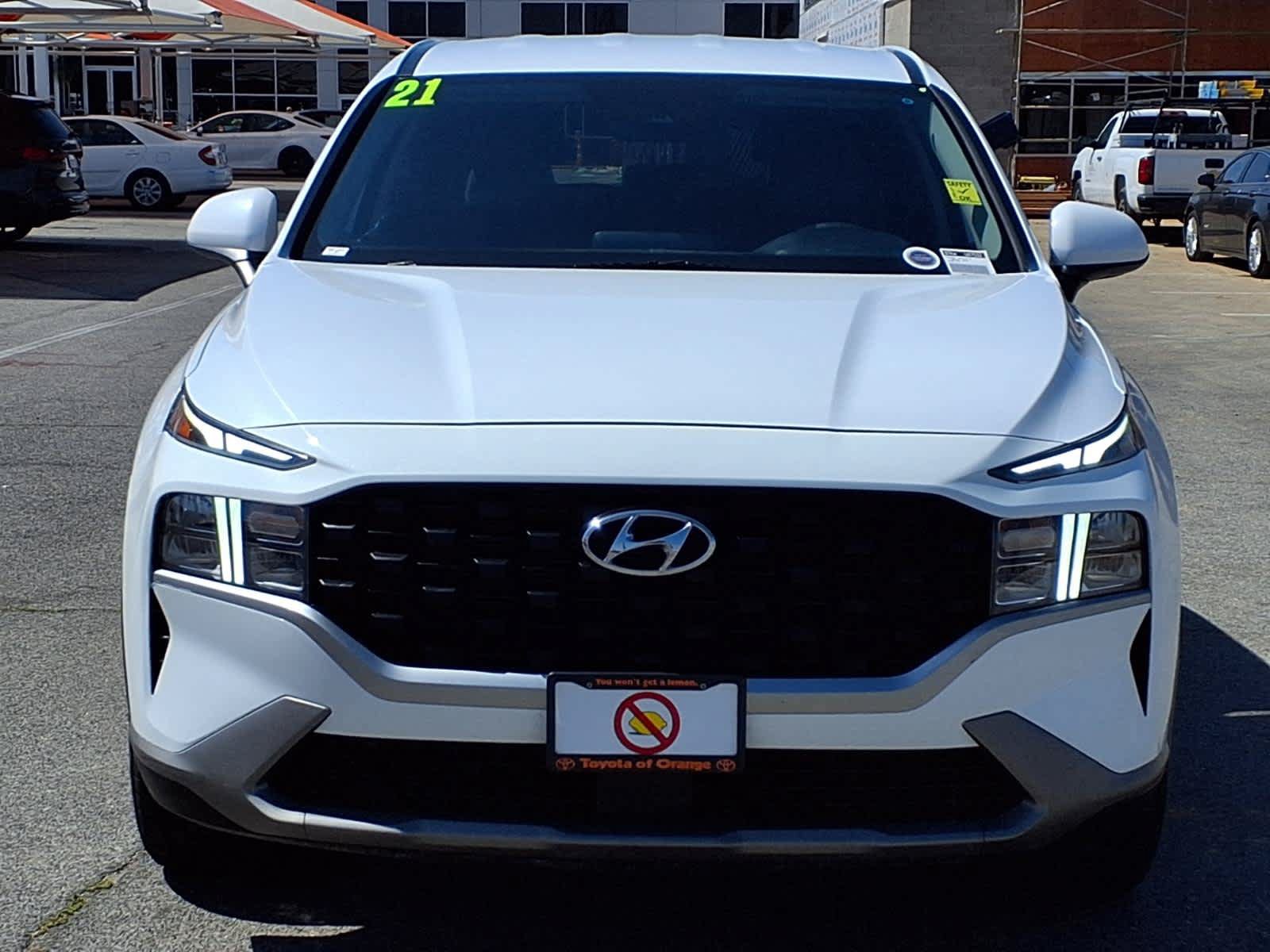 Used 2021 Hyundai Santa Fe SE FWD image 2