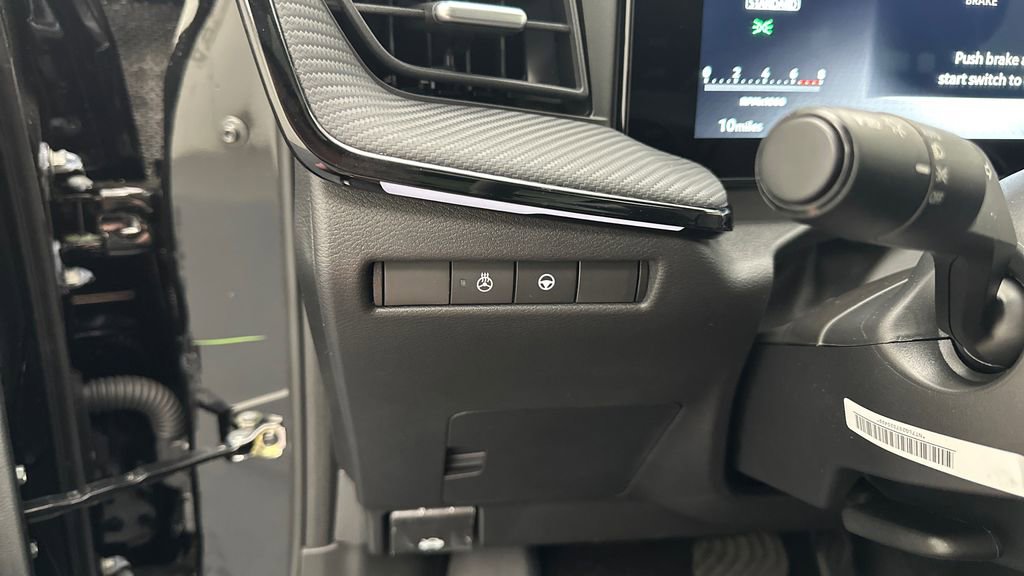 New 2025 Nissan Kicks SR w/ SR Premium Package image 16